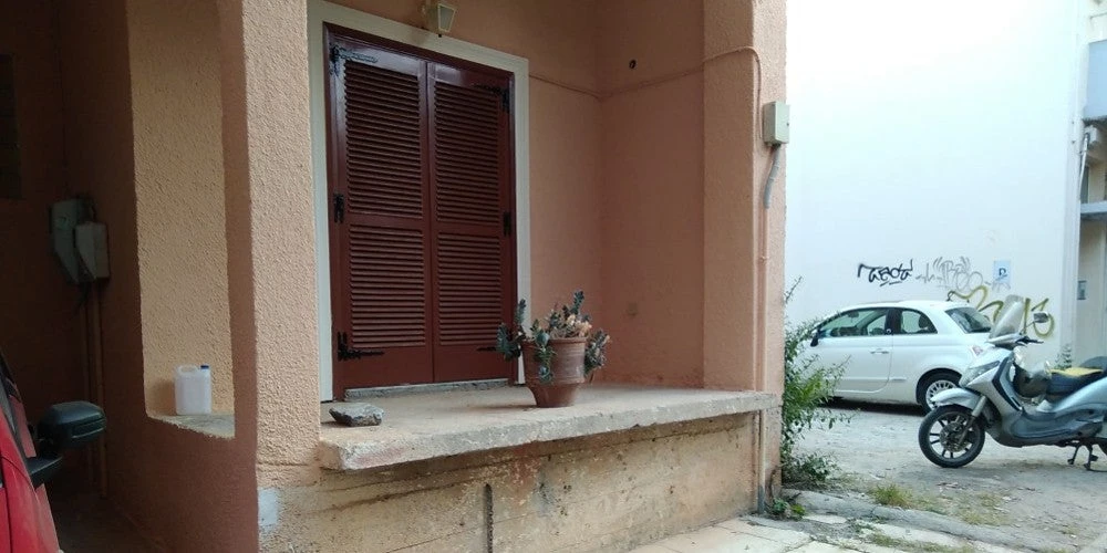 Δάσκαλος αυτοκτόνησε στο κέντρο της πόλης της Καλαμάτας (βίντεο)